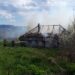 FOTO Incendiu la o casă din satul Bogata, comuna Baia, din cauza aprinderii focului în sobă cu diluant