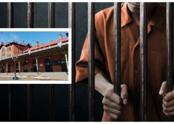Peste 11 ani de închisoare pentru un recidivist care a spart un geam cu capul și s-a tăvălit pe podeaua unui post de Poliție, după ce polițiștii i-au cerut să nu mai facă circ în gară țipând, dansând și cântând