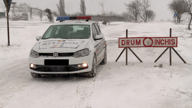 Restricție totală de circulație pe drumul județean Valea Glodului – Hârtop, din cauza condițiilor meteo