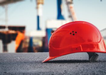 Un bărbat a murit pe un șantier din Vatra Dornei, după ce a căzut de la o înălțime de circa 6 metri