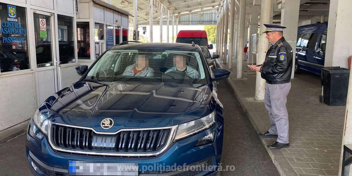 Permis de conducere și atestat profesional, ambele false, depistate in PTF Siret