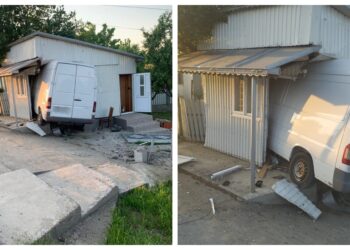 FOTO O autoutilitară s-a izbit într-o anexă gospodărească de pe raza localității Plopeni. Șoferul a rămas încarcerat