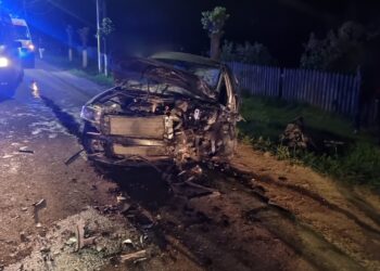 FOTO Grav accident rutier pe raza localității Vicovu de Sus. Cinci tineri au fost răniți, dintre care unul se afla în comă