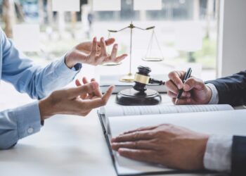 Cum adopți un copil în România? Ai nevoie de ajutorul unui avocat specializat din Suceava!