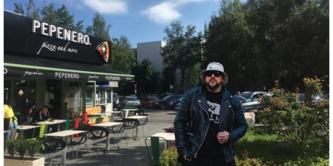 Interlopul ”Cimpa” desfășoară o campanie de intimidare mută față de personalul pizzeriei Pepenero? Fiul vitreg al unui fost șef de la Serviciul de Investigații Criminale intră în local doar pentru a consuma șervețele de la bar și apă de la toaletă