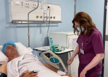 Un sucevean a fost cât pe ce să piardă transplantul de rinichi, nerăspunzând la telefon: ”M-am uitat pe telefon şi aveam două apeluri pierdute când am zis. Când ies din spital, mă duc la biserică să pun pomelnice”