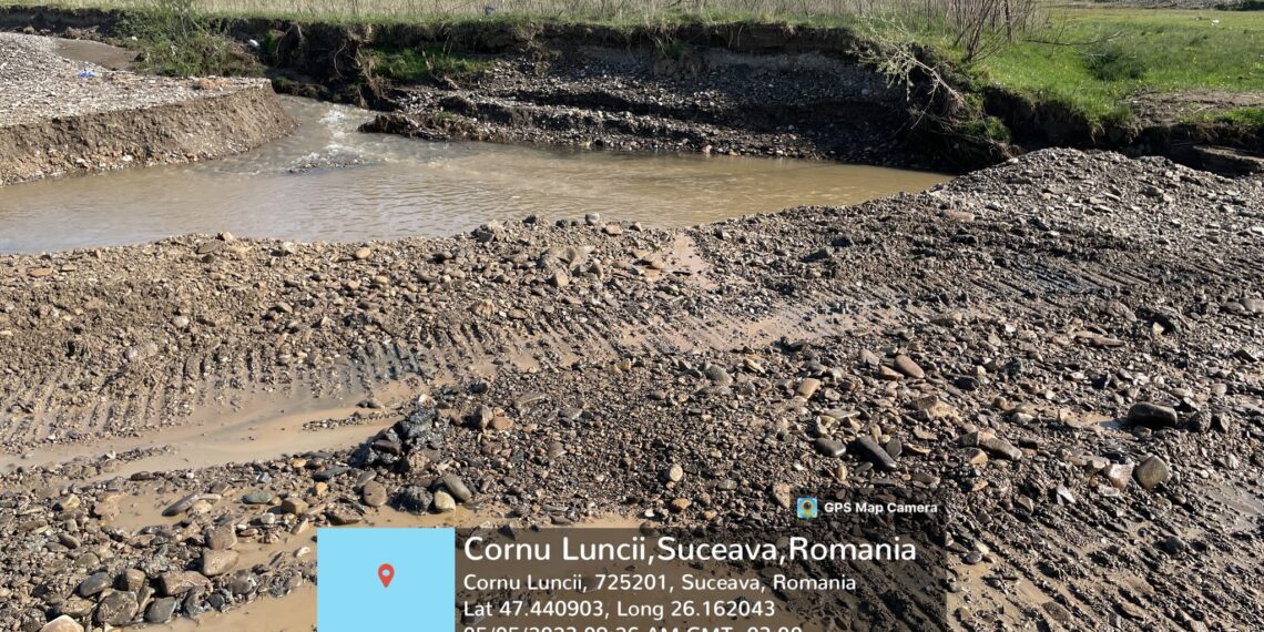 FOTO Amendă de 75.000 de lei pentru un operator economic care a exploatat ilegal agregate minerale din râul Moldova, în comuna Cornu Luncii