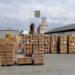 FOTO Polițiștii au confiscat peste 80.000 de perechi de încălțăminte sport, din localitatea Dornești. Valoarea mărfii ridicate este de circa 30 de milioane de lei