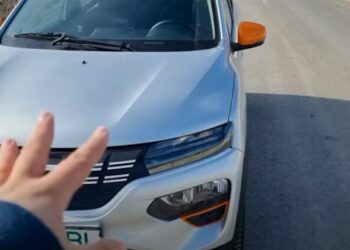 Șoferul unui autoturism Dacia Spring a lovit cu mașina o adolescentă care traversa regulamentar o stradă din Burdujeni