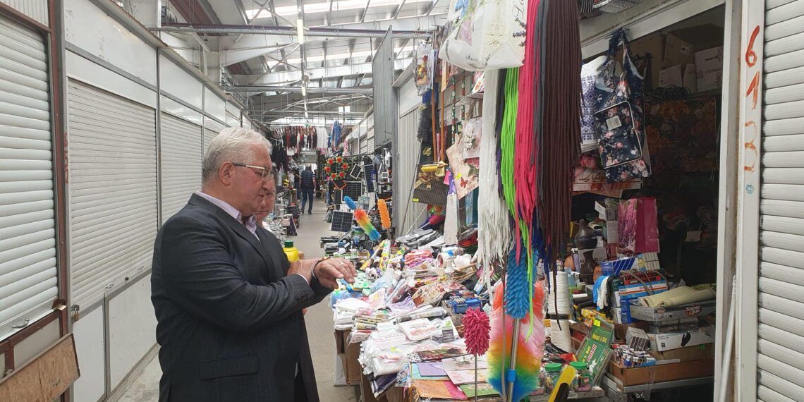 Ion Lungu, primarul Sucevei de aproape 20 de ani, anunță că de la iarnă Bazarul va fi încălzit: ”Comercianții vor lucra în condiții civilizate”