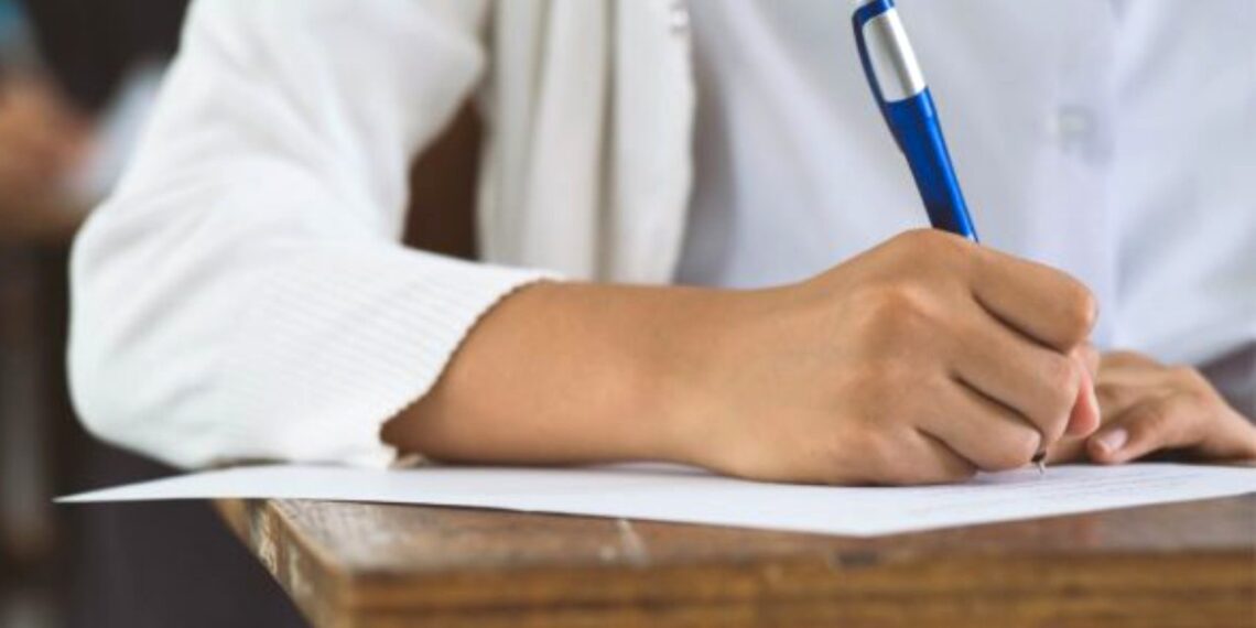 Elevii suceveni s-au prezentat la proba obligatorie a profilului din cadrul examenului național de Bacalaureat în proporție de peste 97%. Niciun candidat nu a fost eliminat din examen