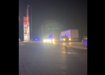 Un șofer turc de camion a fost lovit mortal de un autoturism în fața benzinăriei Lukoil de pe raza localității Grănicești. Bărbatul traversa strada neregulamentar