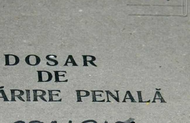 Dosar penal întocmit pe numele unui individ care l-a îmbrâncit pe un bărbat, fiind nemulțumit de bateria pe care a cumpărat-o în urmă cu șapte ani