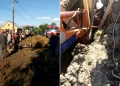 Administratorul firmei care a lucrat la extinderea sistemului de canalizare din Calafindești a fost condamnat definitiv la închisoare cu suspendare, pentru că unul dintre muncitorii săi a murit îngropat de viu sub un mal de pământ. Victima avea alcool în sânge în momentul tragediei