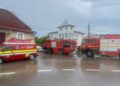 FOTO O casă din municipiul Suceava a fost lovită de un trăsnet. Pompierii au intervenit cu promptitudine și au lichidat incendiul