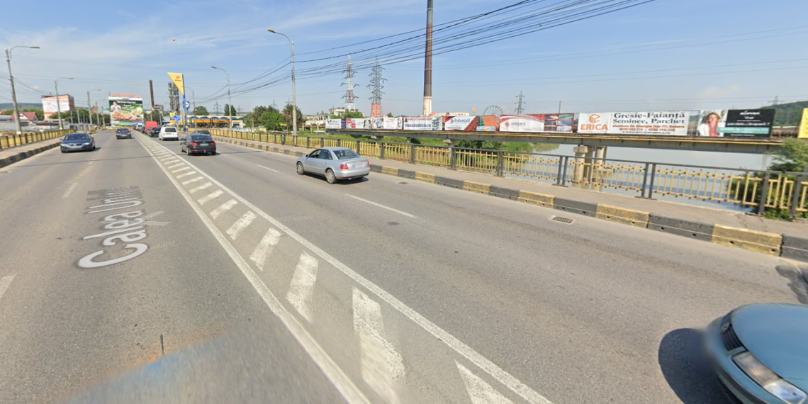 Polițiștii l-au salvat pe un tânăr de 18 ani care voia să se arunce în râul Suceava. Tânărul a fost încătușat și internat la Secția de Psihiatrie Burdujeni