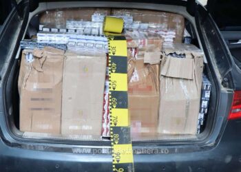 Autoturism încărcat cu 10.500 pachete țigări, confiscat la Brodina de Jos