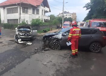 FOTO Accident rutier în zona Gării Burdujeni. Traficul rutier este blocat
