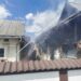 VIDEO Incendiu izbucnit la o casă din Milișăuți. Un adolescent de 15 ani a suferit arsuri la nivelul mâinilor