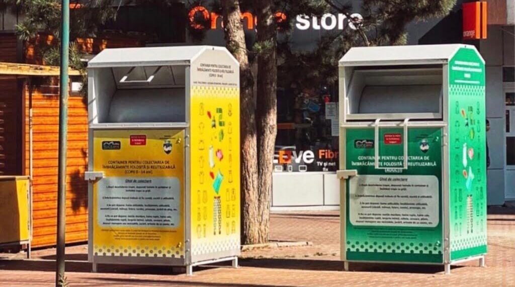 O femeie din Șcheia a fost prinsă la furat, cocoțată pe un container pentru colectarea îmbrăcămintei folosite, din zona Curcubeu. Un trecător a dat-o în primire polițiștilor sunând la 112