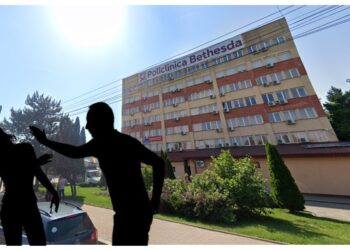 Un cuplu botoșănean a făcut circ în apropiere de Iulius Mall Suceava. Bărbatul și-a luat iubita la palme, după ce aceasta i-a reproșat că a pierdut niște bani la păcănele