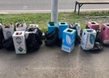 FOTO 14 butelii cu freon, în valoare de peste 4.000 lei, depistate în PTF Siret