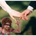 ÎPS Calinic i-a dat o palmă morală unei enoriașe disperate, care nu-și ”înghite” viitorul ginere. Femeia spera ca Arhiepiscopul Sucevei și Rădăuților să oprească cununia fiicei sale: ”Dacă tinerii se iubesc, încercările dumneavoastră de a-i despărți vor fi fără sorți de izbândă”