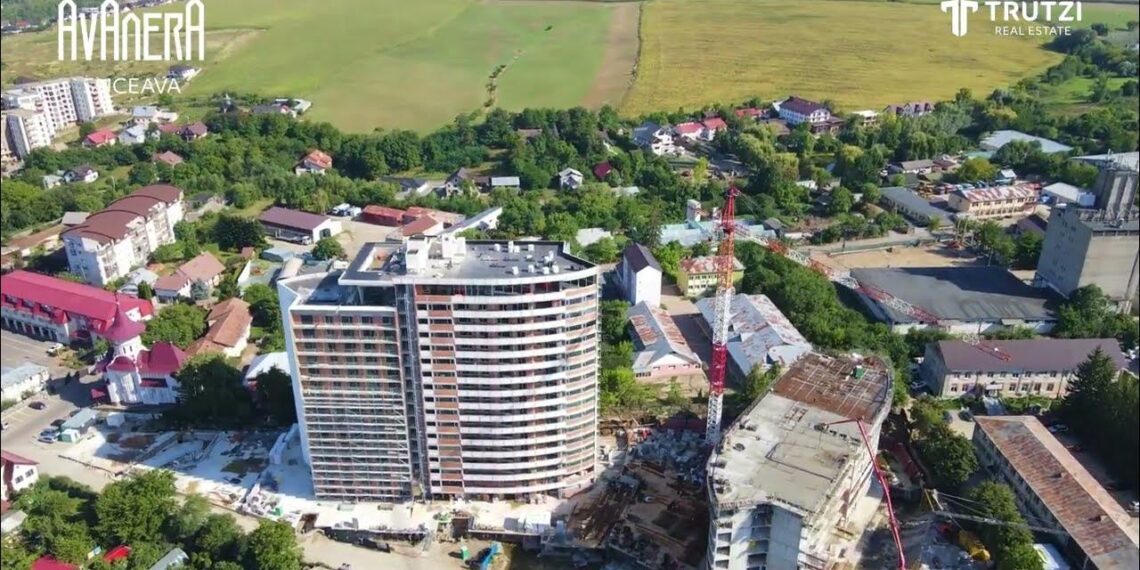 Un zidar de la Trutzi a ajuns la spital după ce a căzut de pe o scară aflată la etajul 15 al unui bloc din complexul rezidențial Avanera din Areni