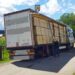 FOTO Polițiștii suceveni au confiscat un camion care transporta ilegal peste 56 de metri cubi de cherestea
