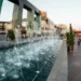 Un sucevean de 57 de ani a furat un rucsac în care se afla suma de 6.000 de lei, ce a fost uitat lângă fântâna arteziană de la Iulius Mall Suceava
