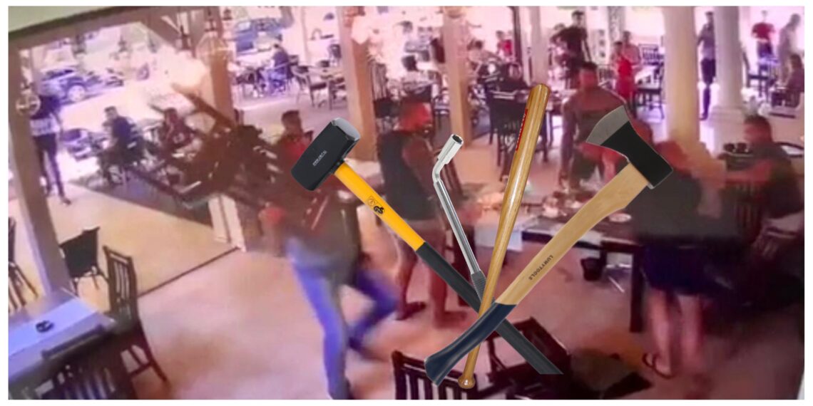 Șapte sălbatici care s-au bătut cu sete pe terasa unui restaurant din Rădăuți au scăpat basma curată. Indivizii nu-s pedepsiți nici pentru că au fluturat un topor, o bâtă de baseball, o cheie metalică și un baros în public