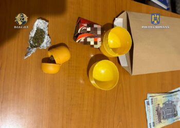FOTO DIICOT a săltat doi indivizi, printre care un minor, care au obligat o copilă de 13 ani să se prostitueze pentru ei, în Vaslui. Cei doi i-au dat copilei să consume canabis și cocaină
