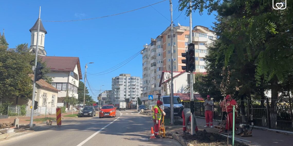 VIDEO Un semafor cu buton se montează în apropierea Școlii Gimnaziale Nr. 3 din Suceava