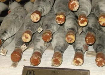 Un bărbat din Fântâna Mare a sunat la 112 și și-a acuzat fiica că i-ar fi furat mai multe sticle de vin de colecție și un sistem audio, cât timp el era plecat în străinătate