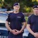 JOS PĂLĂRIA! Doi jandarmi i-au salvat viața unui bărbat ce s-a înecat la Târgul Mărului din Fălticeni: ”Jandarmii au găsit o persoană care nu mai respira și au început imediat aplicarea manevrei Heimlich”