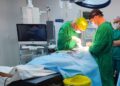 FOTO Doctorii secției ORL din cadrul SCJU Suceava au realizat cu succes intervenția chirurgicală pentru angajatul de la Radburg, căruia i-a explodat o anvelopă de camion în față
