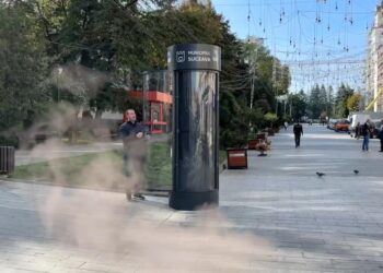 VIDEO Viceprimarul Sucevei, Lucian Harșovschi, despre noile panouri publicitare din municipiul reședință de județ: ”Nu, nu sunt capsule de teleportare, nici nave spațiale, sunt doar noile panouri publicitare stradale”