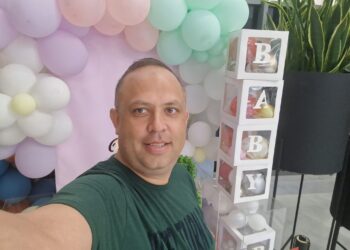Un individ s-a ”răcorit” 24 de ore în arestul IPJ Suceava, după ce jandarmii l-au prins în timp ce-i făcea sex oral unui minor, într-un autoturism parcat în municipiul Suceava