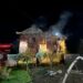FOTO Un bărbat a suferit arsuri de gradul I și II la nivelul capului, în timpul unui incendiu ce a distrus o casă din Gura Humorului