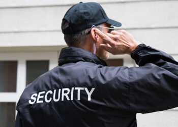 Un agent de securitate și-a aflat pedeapsa pentru că l-a bătut pe un individ beat, care făcea scandal într-un bar din Fălticeni