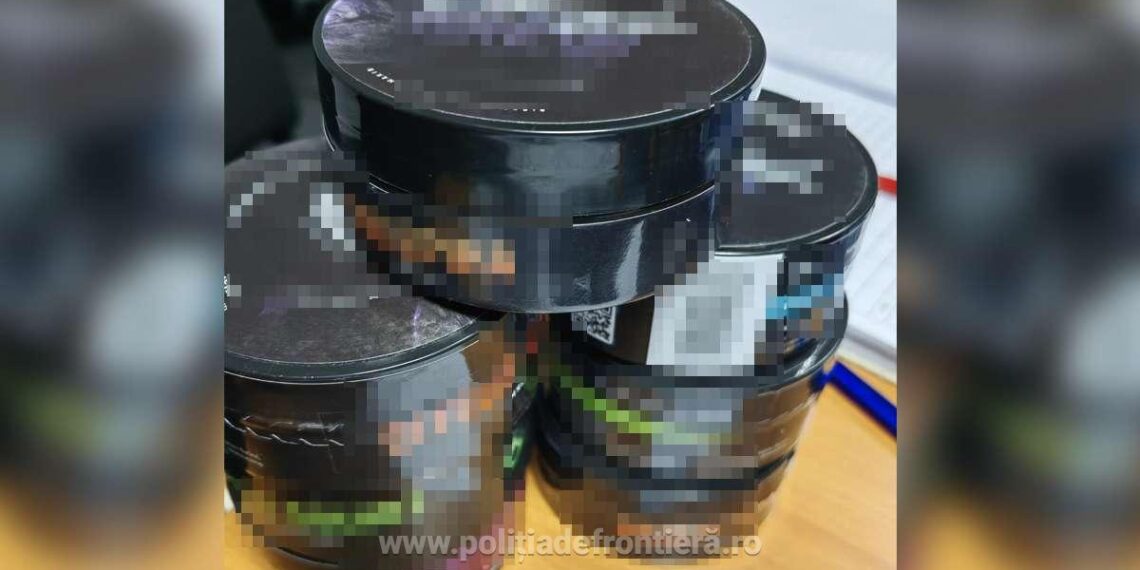 FOTO Tutun de narghilea, în valoare de 700 de lei, confiscat în PTF Vicovu de Sus