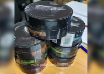 FOTO Tutun de narghilea, în valoare de 700 de lei, confiscat în PTF Vicovu de Sus