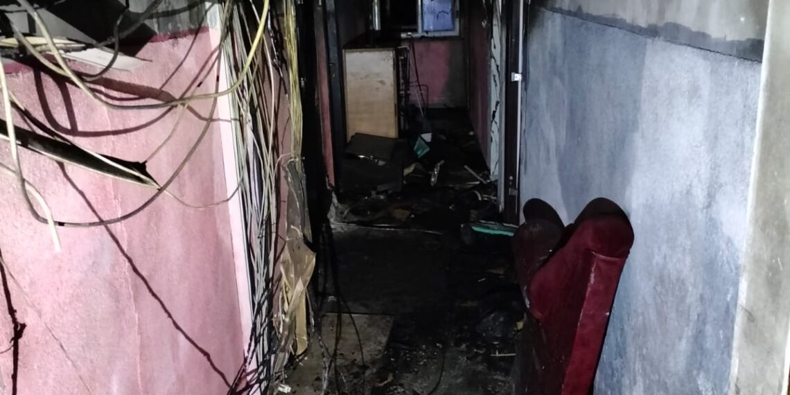 Incendiu la o garsonieră, într-un bloc de locuințe de pe str. Jean Bart, din municipiul Suceava