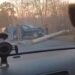 VIDEO Accidente pe bandă rulantă în zona Grupului Școlar din Suceava. O tânără de 26 de ani a pus un stâlp la pământ