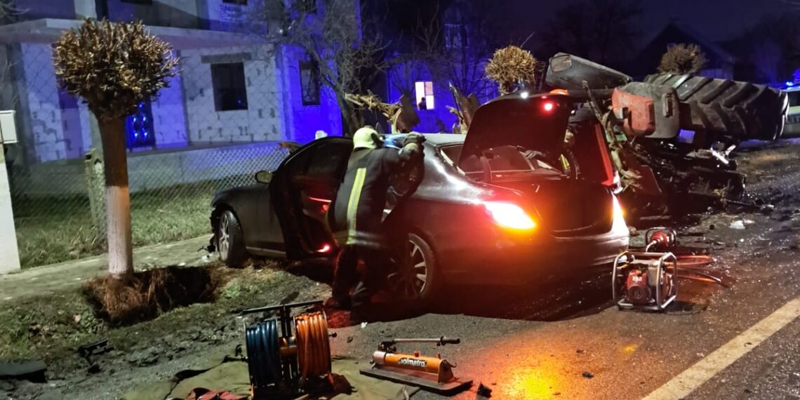 FOTO Accident mortal pe raza localității Arbore, între un autoturism și un utilaj agricol