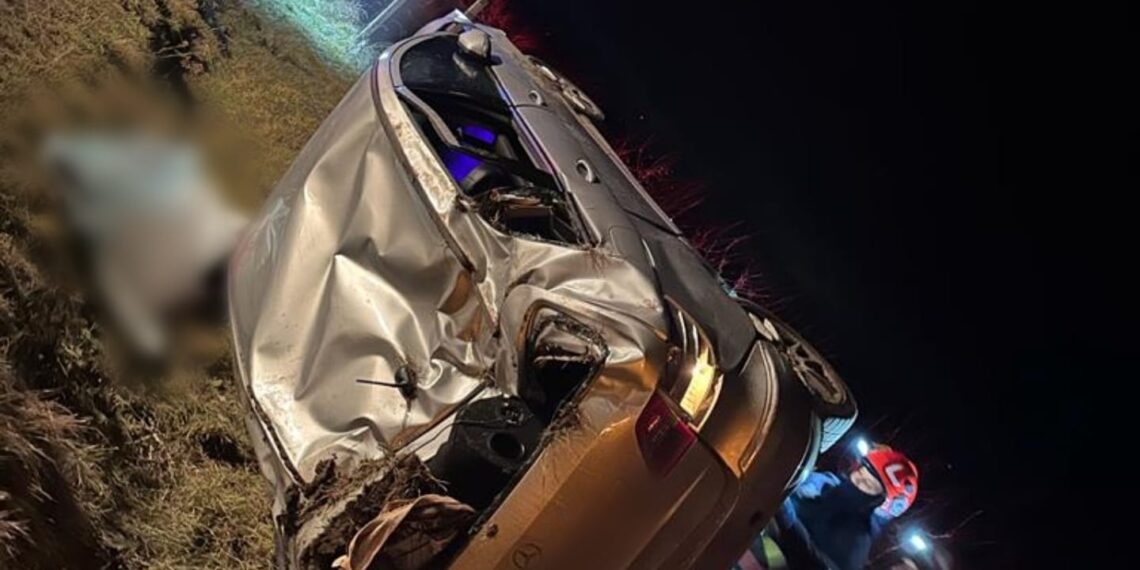 FOTO Un autoturism s-a răsturnat pe raza localității Petia. Un tânăr de 19 ani a fost găsit mort, în exteriorul mașinii