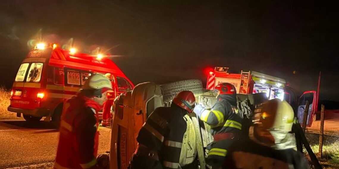 FOTO Un autoturism s-a răsturnat pe raza localității Petia. Un tânăr de 19 ani a fost găsit mort, în exteriorul mașinii