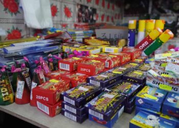 Polițiștii l-au lăsat fără peste 170 de kilograme de articole pirotehnice pe un comerciant ce-și desfășoară activitatea în interiorul Shopping City Suceava