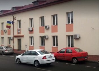 Angajații Direcției Județenea de Statistică Suceava protestează de mai bine de o săptămână, din cauza salariilor: ”Protestele vor continua zilnic, până când revendicările noastre vor fi soluționate”