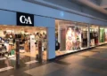 Un bărbat din Dorohoi a încercat să fure o geacă și o cămașă din magazinul C&A, din Iulius Mall Suceava